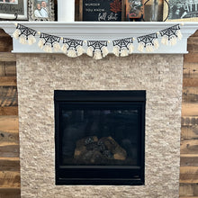 Load image into Gallery viewer, Reversible Spiderweb Macrame Garland