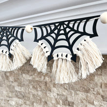 Load image into Gallery viewer, Reversible Spiderweb Macrame Garland