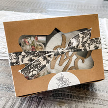 Load image into Gallery viewer, Tiered Tray Set ‘Heart’